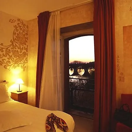 莫萨克红磨坊酒店 酒店 穆瓦萨克