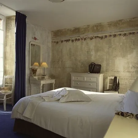 莫萨克红磨坊酒店 酒店